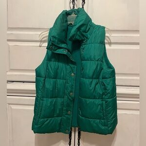 Old navy green puffer vest